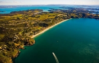 Aerial;Waiheke_Island;Oneroa;Ostend;Omiha;OnetangiBeach;Onetangi;Palm_Beach;vine