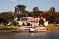 Whanganui;Regional_Centre;Whanganui_River_Mouth;Kowhai_Park;Aromoana_Lookout;War