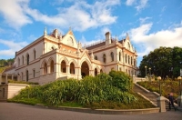 Wellington;Beehive;parliament;down_town;Parliament_Library;Library
