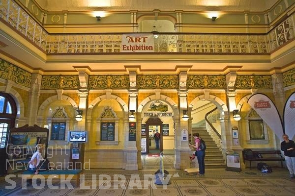 Dunedin;Otago;university city;university;harbour;golden sands;gothic buildings;Heritage Museum;law courts;Station;Train Station;Railway;Station;Entrance