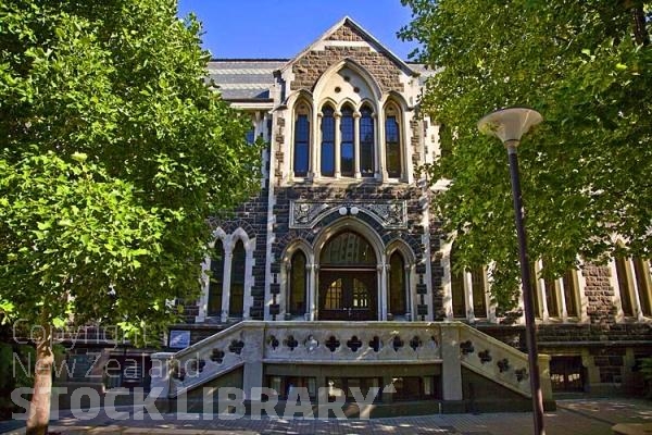 Dunedin;Otago;university city;university;harbour;golden sands;gothic buildings;Heritage Museum;law courts;Station;Train Station;Otago University;Campus