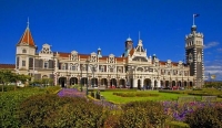 Dunedin;Otago;university_city;university;harbour;golden_sands;gothic_buildings;H