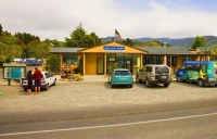 Marahau;Tasman_Bay;native_forrest;forest_track;tramping_track;trampers;golden_sa