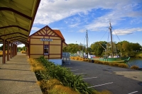 Kaiapoi;Canterbury;Kaiapoi_River;boating;golden_sands;Pacific_Ocean;Waimakariri_