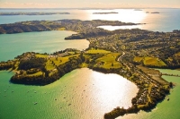 Aerial;Waiheke_Island;Oneroa;Ostend;Omiha;OnetangiBeach;Onetangi;Palm_Beach;vine