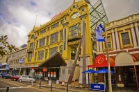 Palmerston_North;Manawatu;agriculture;agricultural_centre;airport;university;Man