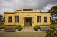 Palmerston_North;Manawatu;agriculture;agricultural_centre;airport;university;Man