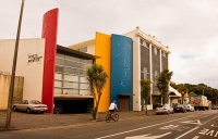 New_Plymouth;Taranaki;Govett_Brewster_Art_Gallery;Down_Town;Govett_Brewster;Art_