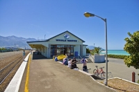 Whale_Watch_Station;Kaikoura;Kaikoura_Peninsula;seaward_Kaikoura_Range;green_fie