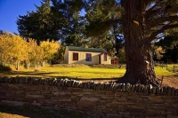 St_Bathans;Anglican_Church;Naseby;Ranfurly_Region;Otago;dry_stone_wall