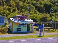 Kaikoura_Coast;Kaikoura;bush;native_forest;seaward_Kaikoura_Range;green_fields;p